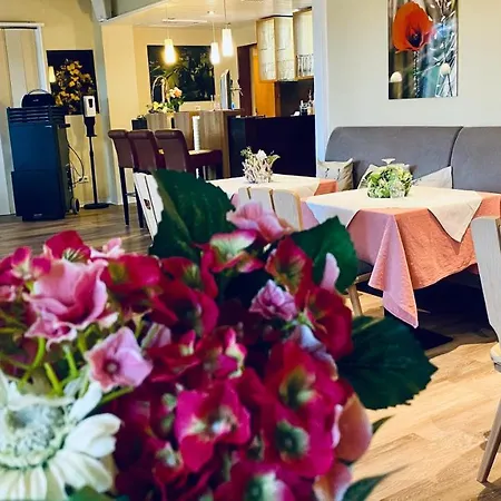 Sonnenhof Zur Altenburg Hotel 2*